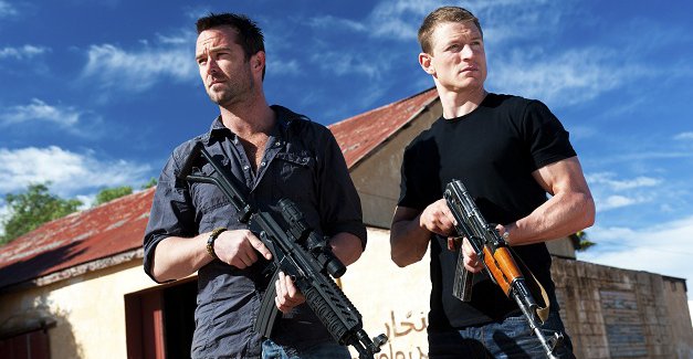 foto di Sullivan Stapleton e Philip Winchester