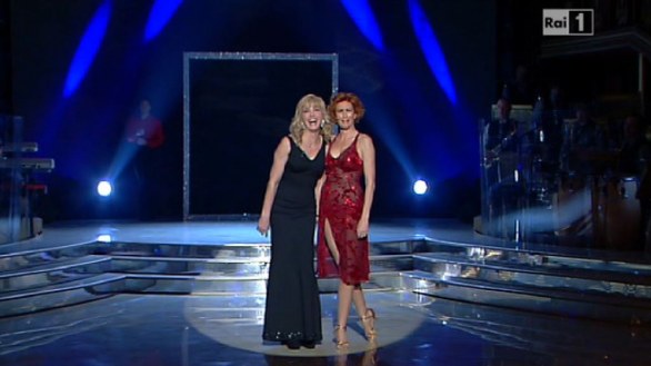 Milly Carlucci ferma esibizione Lucrezia Lante Della Rovere