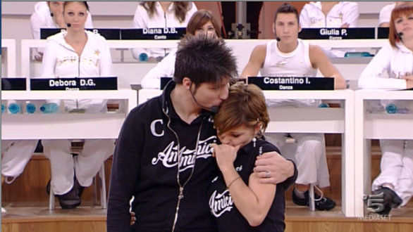 Foto Giorgia Urrico e Antonio Mungari in attesa del semaforo