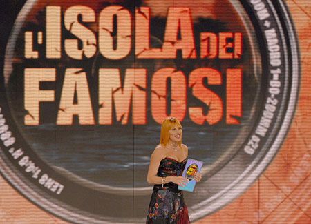 Simona Ventura durante il programma Isola dei famosi