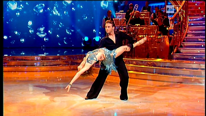 esibizione-alessandra-amoroso-ballerina-per-una-notte