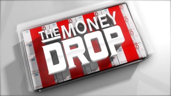 Gerry Scotti conduce The Money Drop su Canale 5