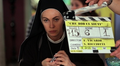 elena sofia ricci sul set di che dio ci aiuti