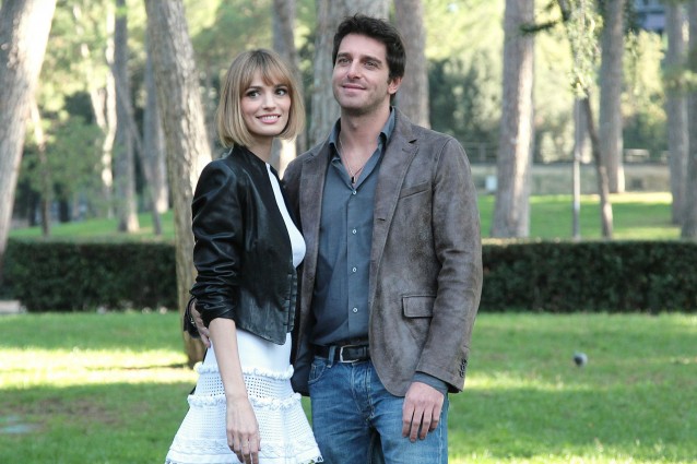 Giampaolo Morelli e Gaia Bermani Amaral interpreti di Baciati dall'amore
