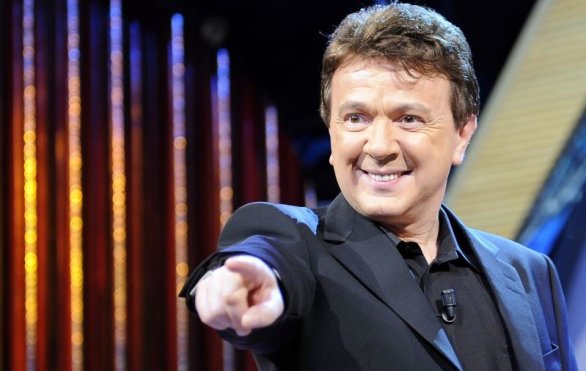 Pupo in una foto come conduttore