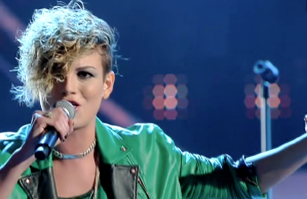 Emma Marrone sul palco di Sanremo 2012