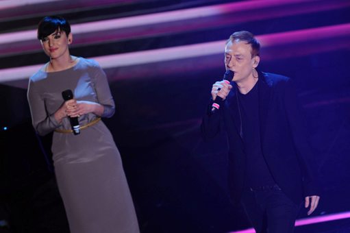 Arisa e Mauro Giovanardi sul palco dell'Ariston