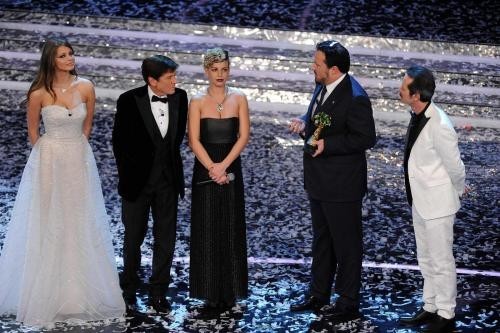 Premiazione Emma Marrone sanremo 2012