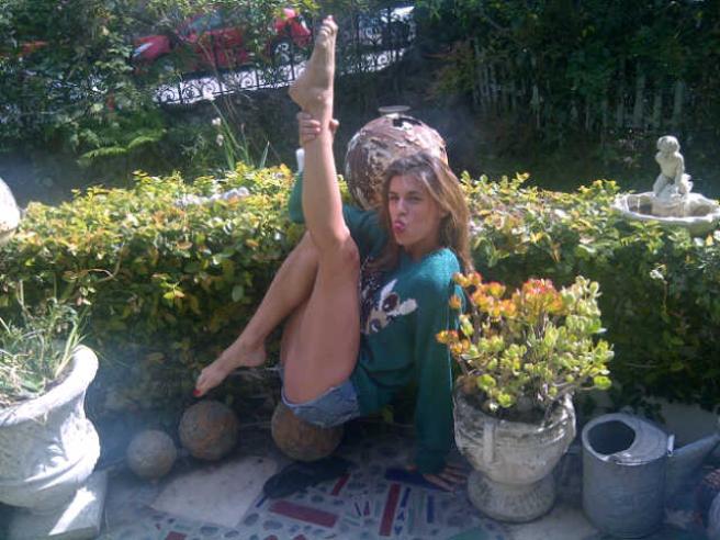 Elisabetta Canalis si diverte