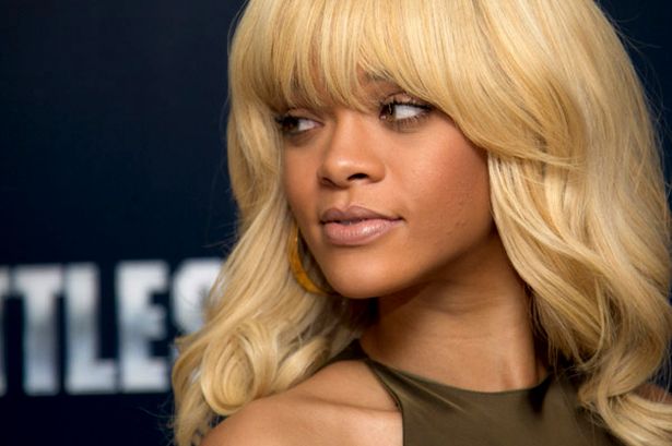 rihanna bionda