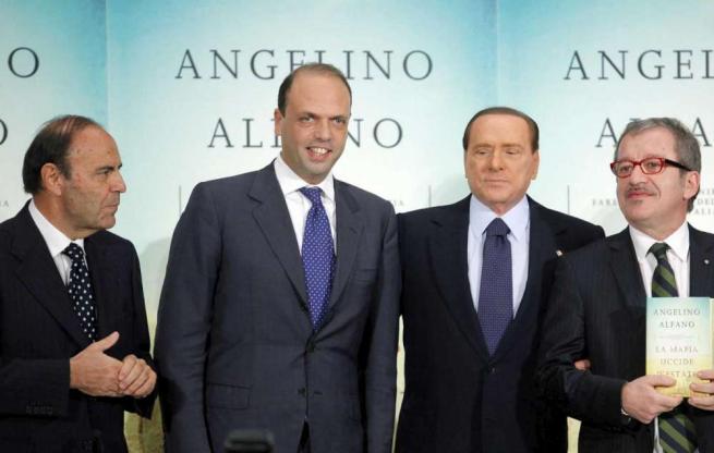 Bruno Vepa con Alfano e Berlusconi