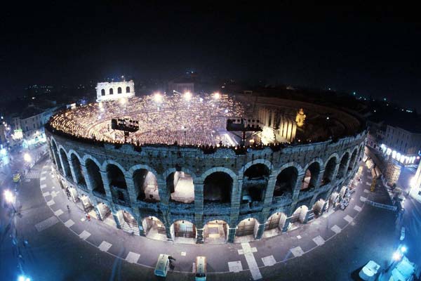 Foto dell' Arena di Verona per la finale di Amici