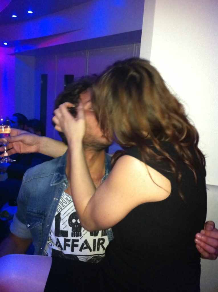 manfredi-ferlicchia-uomini-e-donne-bacio-con-manila-gorio