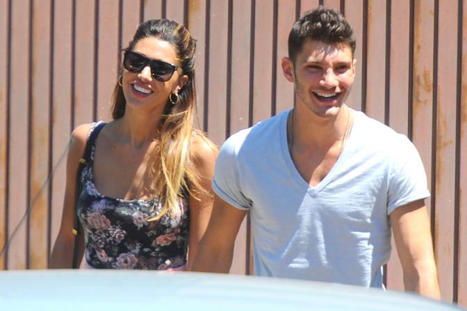Belen Rodriguez in una foto con Stefano De Martino