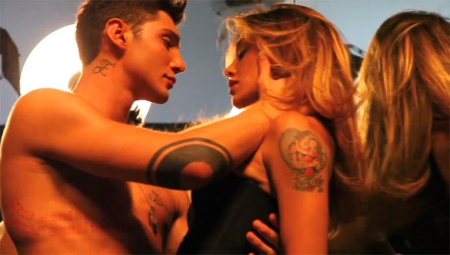 Foto Belen Rodriguez e Stefano De Martino spot 2jewels