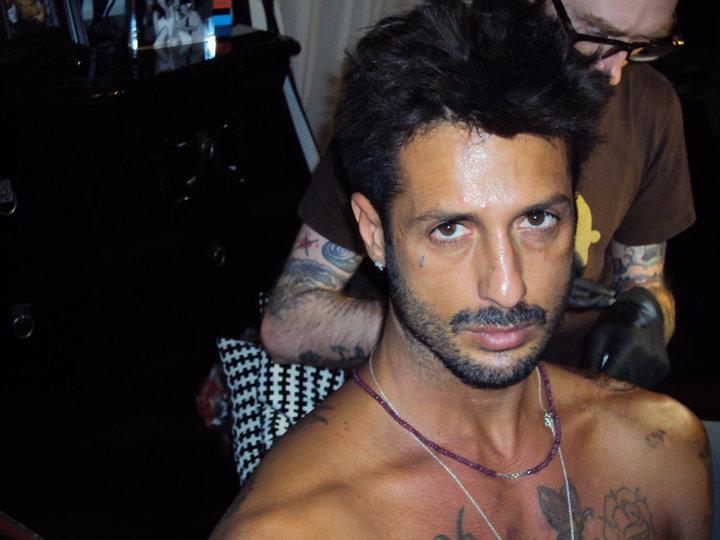 Foto di Fabrizio Corona nuovo tatuaggio