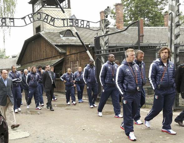 Nazionale-visita-Auschwitz