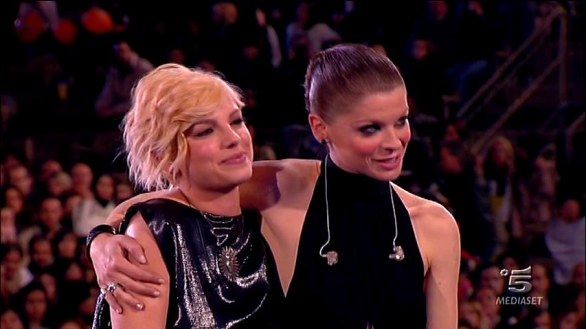 Foto di Emma e Alessandra Amoroso Finale Amici 11