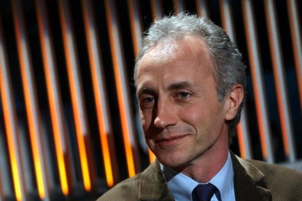 Travaglio canta con Battiato