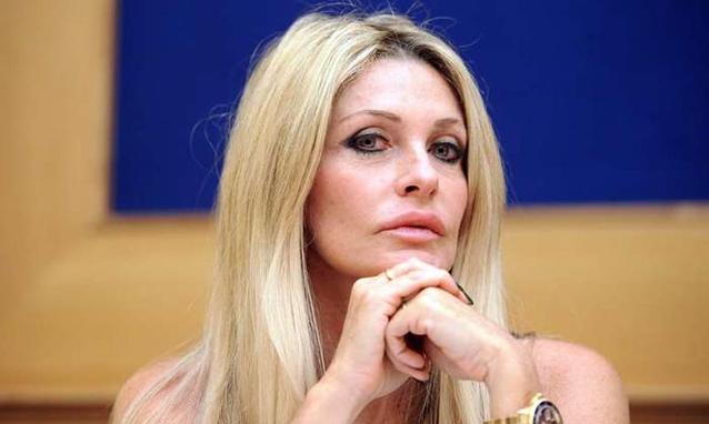 paola ferrari twitter querela insulti