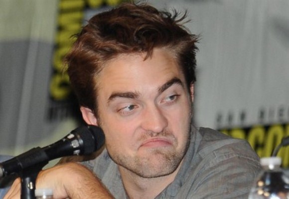 Foto Robert Pattinson smorfia