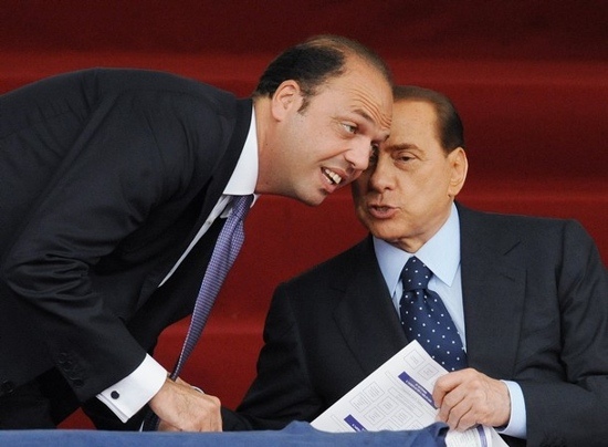 Alfano difende Berlusconi