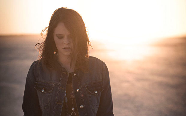 Un'immagine del nuovo singolo di Francesca Michielin Sola