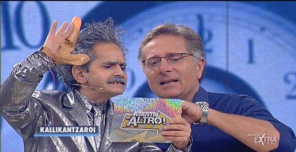 Foto Alieno di Avanti un altro con Paolo Bonolis
