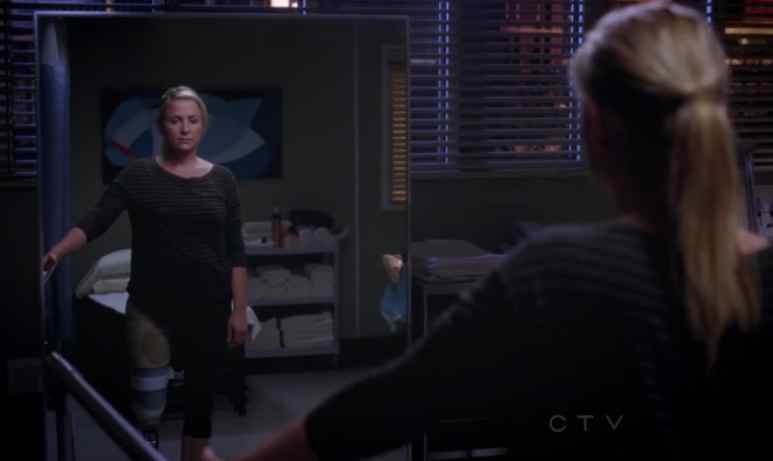 greys-anatomy-9x04-arizona-robbins-protesi-foto
