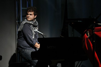 foto cantante renzo rubino