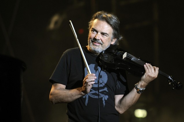 foto cantautore mauro pagani