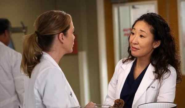 greys-anatomy-9x11-foto-cristina-yang-e-meredith-grey