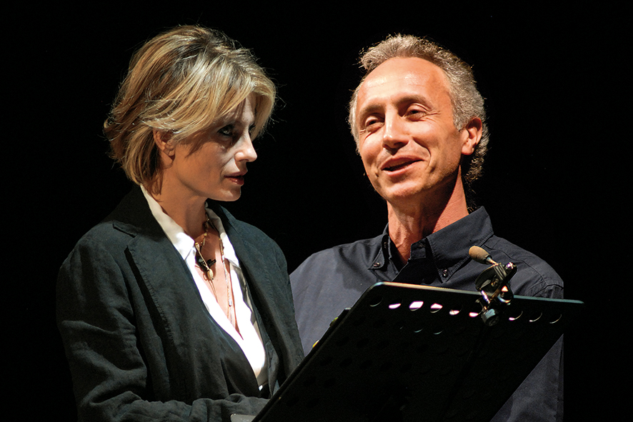 Marco Travaglio e Isabella Ferrari a teatro