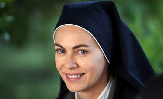 foto di elena sofia ricci in che dio ci aiuti2