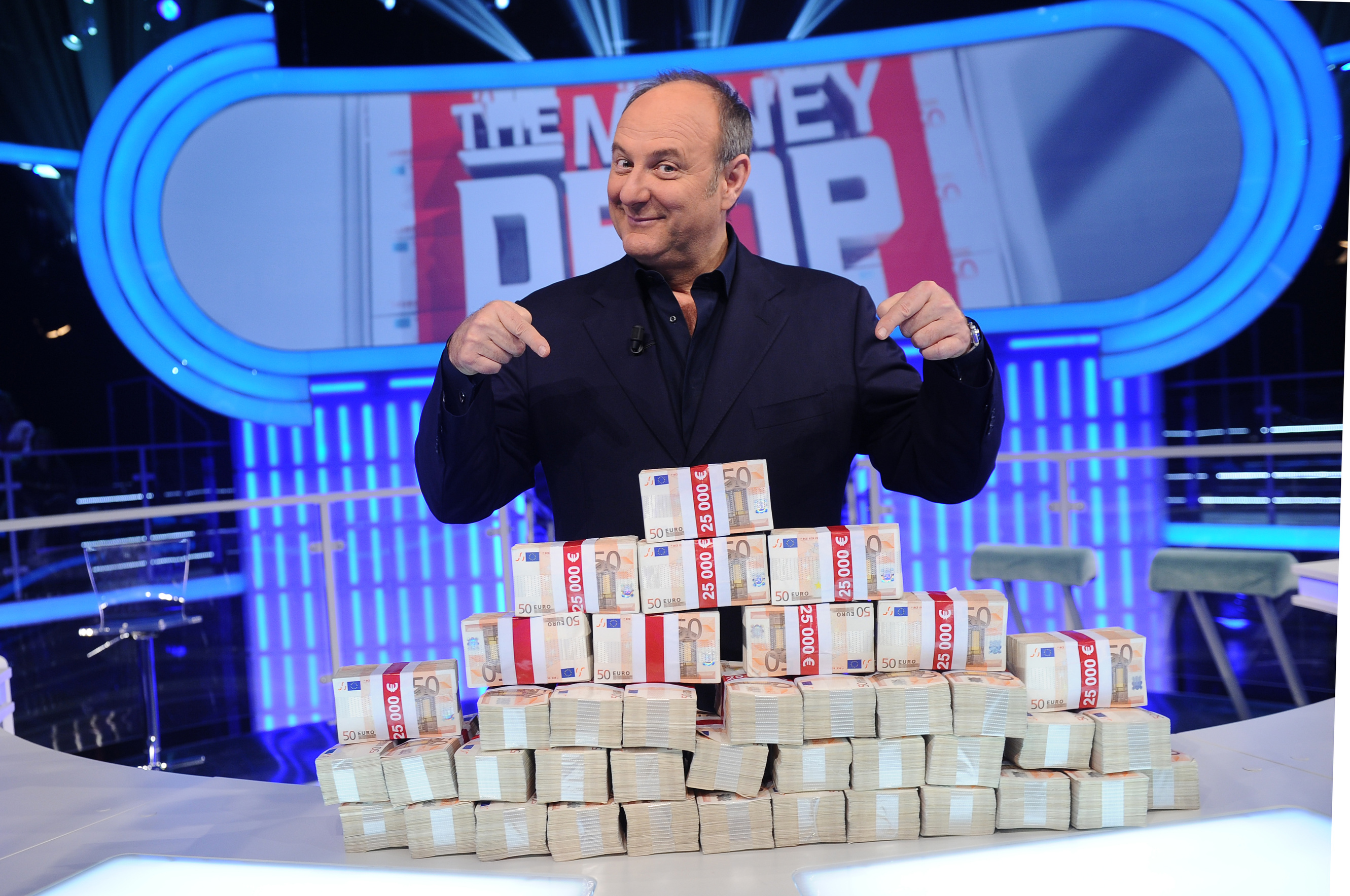 foto di gerry scotti a the money drop