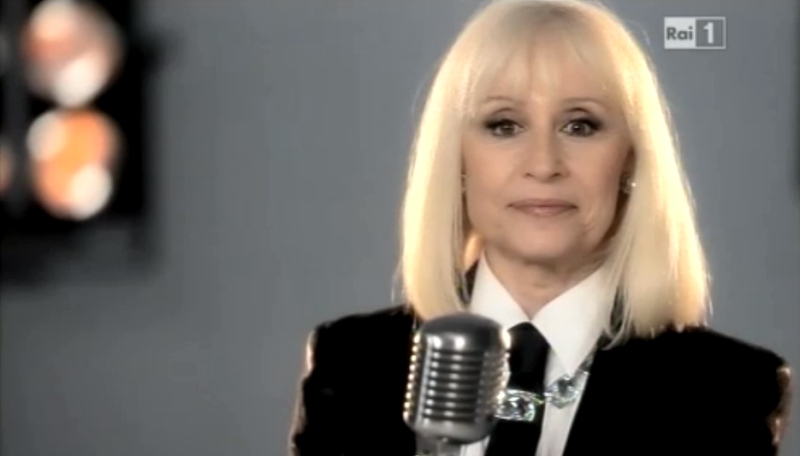 foto di raffaella carrà a the voice