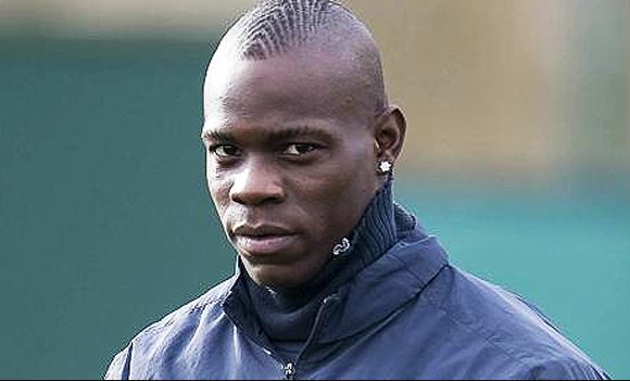 Balotelli al telefono con la Tommasi
