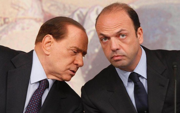 Le Iene alla conferenza stampa di Alfano