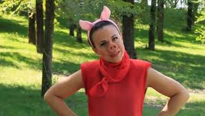foto di valeria graci nei panni di peppa pig