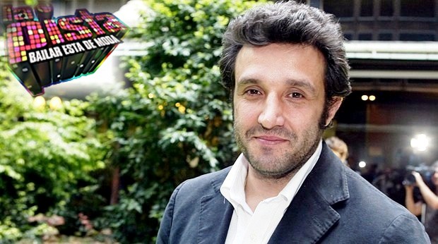 foto di flavio insinna la pista su rai1