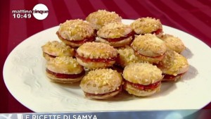 foto macarons cuor di fragola