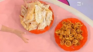 foto chiacchiere e frappe Dolci dopo il tiggì