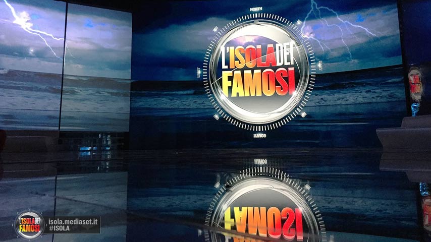 foto studio isola dei famosi