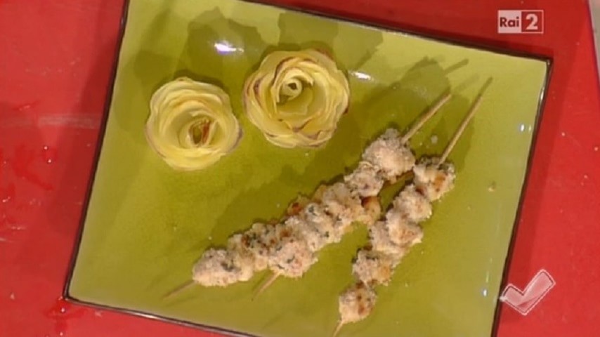 foto rose di patate e spiedini di pollo