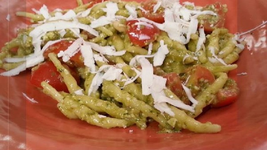 foto trofie pesto e pomodorini Cotto e Mangiato