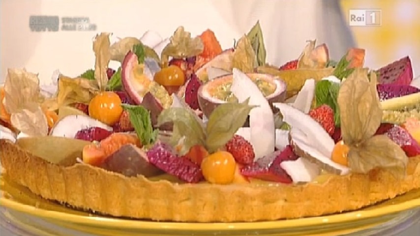 foto crostata al limone e frutta esotica