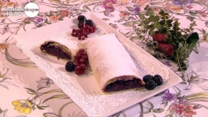 foto strudel ai frutti di bosco