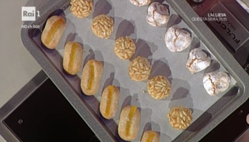 foto biscotti mandorle Ragona