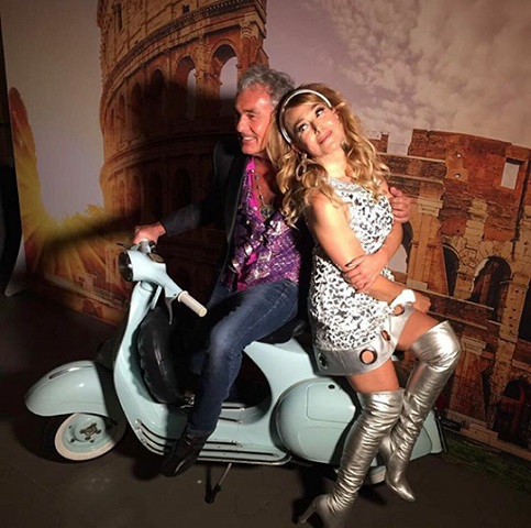 foto barbara d'urso con massimo giletti in moto!