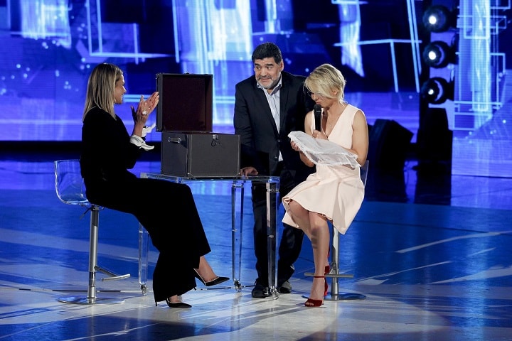 foto maria de filippi con simona ventura e maradona